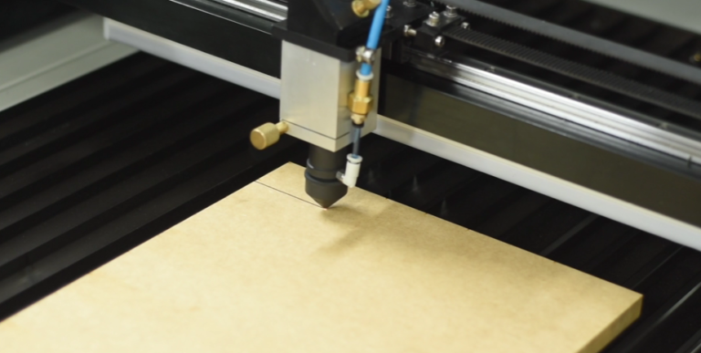 Corte a laser em MDF: eficiência e rapidez na sua produção! Corte a laser em MDF: eficiência e rapidez na sua produção!
